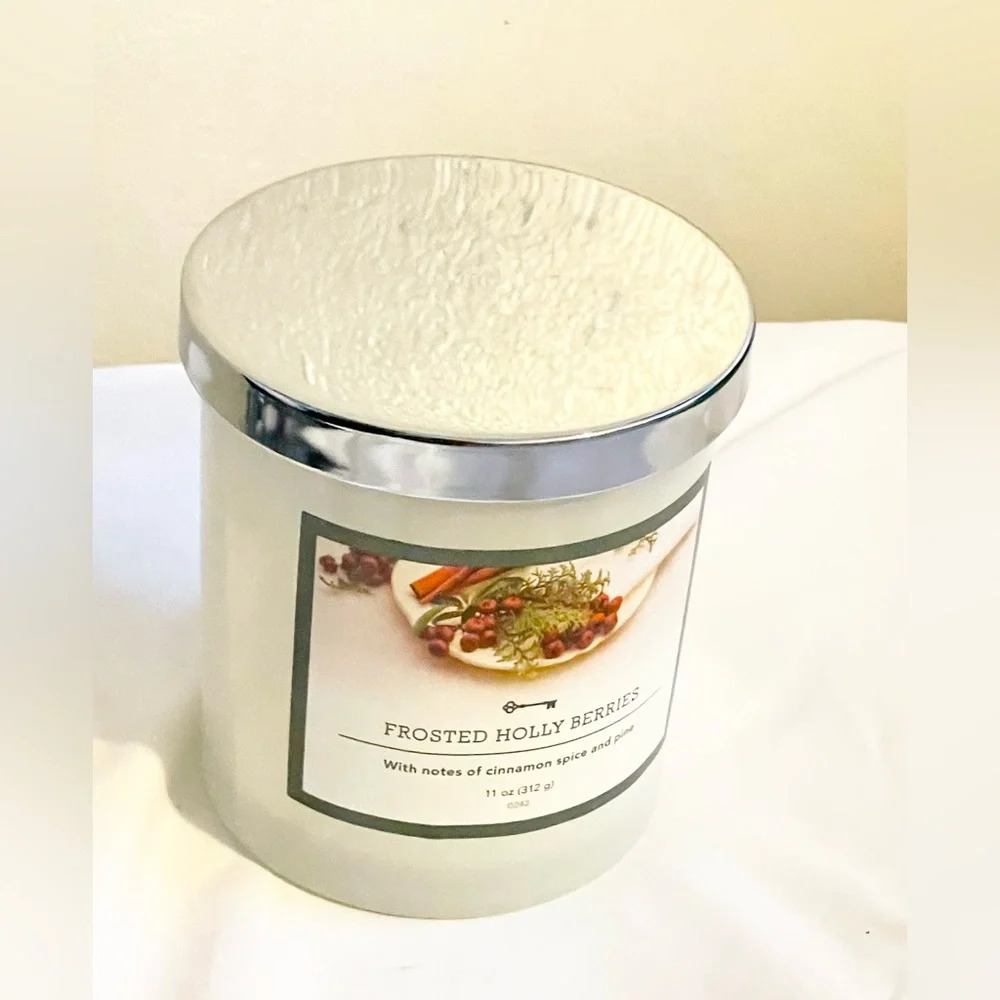 11oz Glass Jar Nordic Holly Frosted Berry Candle Threshold cinnamon spice &pine - Picture 4 of 7